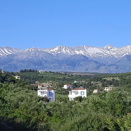 Olive By The Sea-walk Distance Beach & Pools Holiday home *